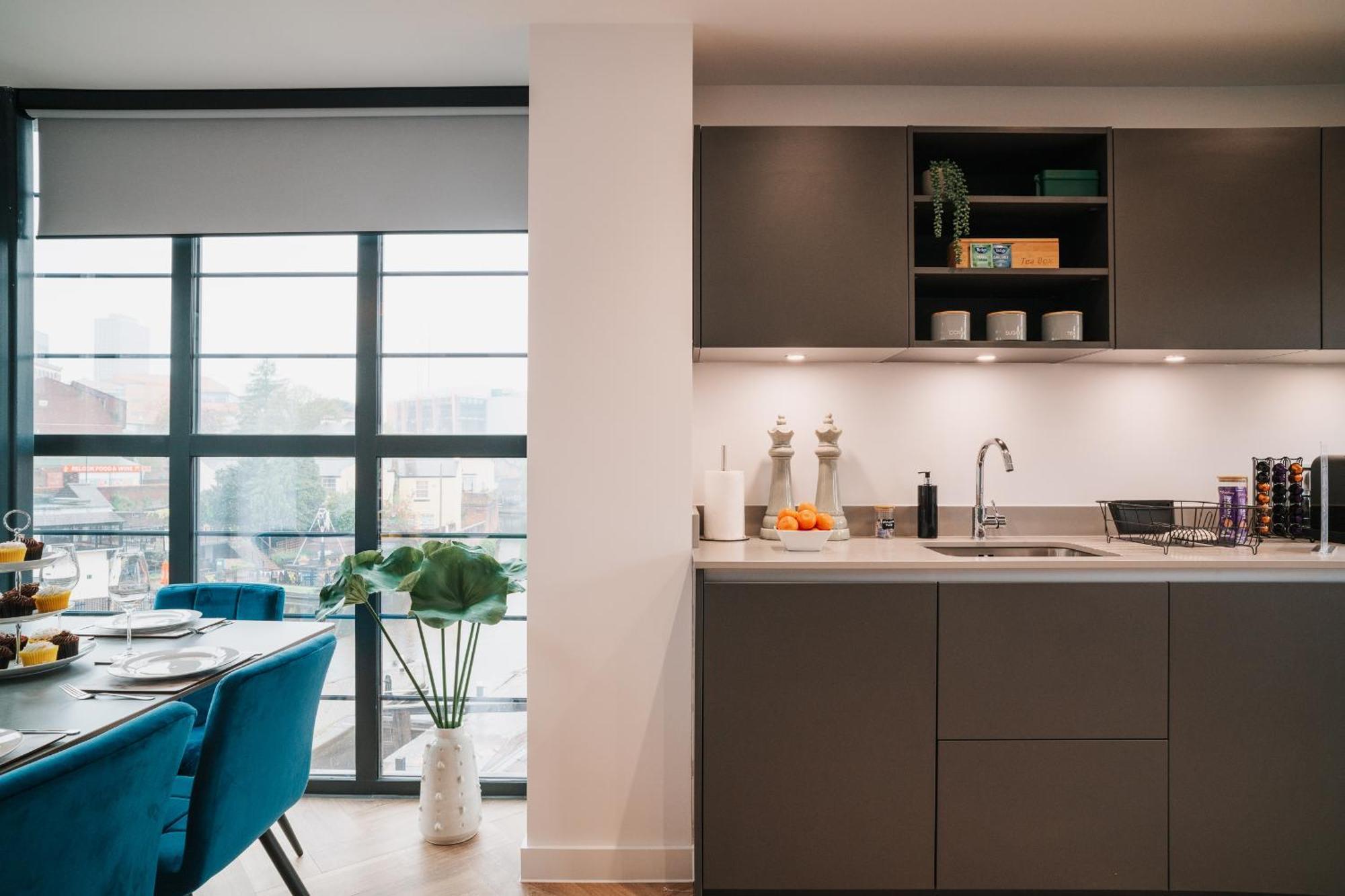 Luxury City & Canal View Stylish Pad, Family, Contractors, Fast Wifi Бирмингем Экстерьер фото